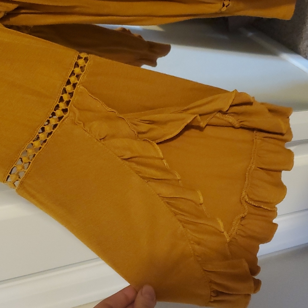 Boho Top DONATED - Picture 2 of 4